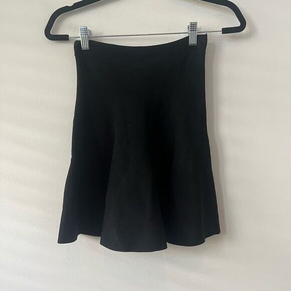 BCBGMaxAzria Women's Black Knit Pull-On Elastic Waist Flared Mini Skirt Size 2XS - Picture 1 of 8